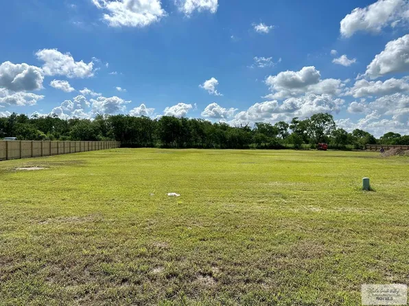 4 Los Jardines Dr, Los Fresnos, TX 78566