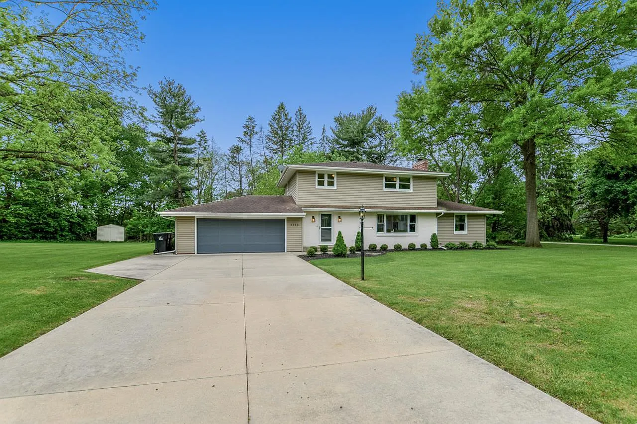 2440 Blarney Stone Drive photo 1