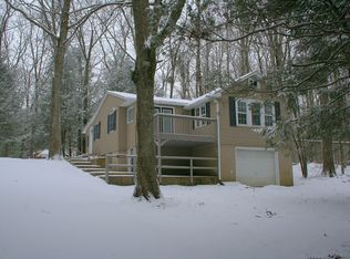 2980 Owego Tpke, Hawley, PA 18428