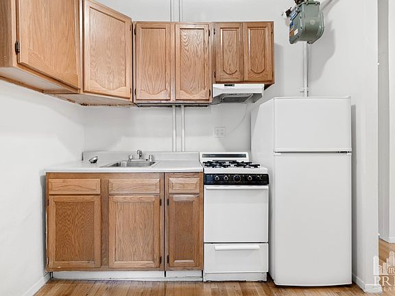 5th image of 429 E 65th St APT 24