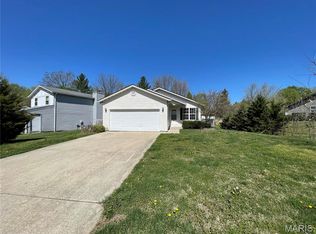 133 Rio Verde Dr, Belleville, IL 62221