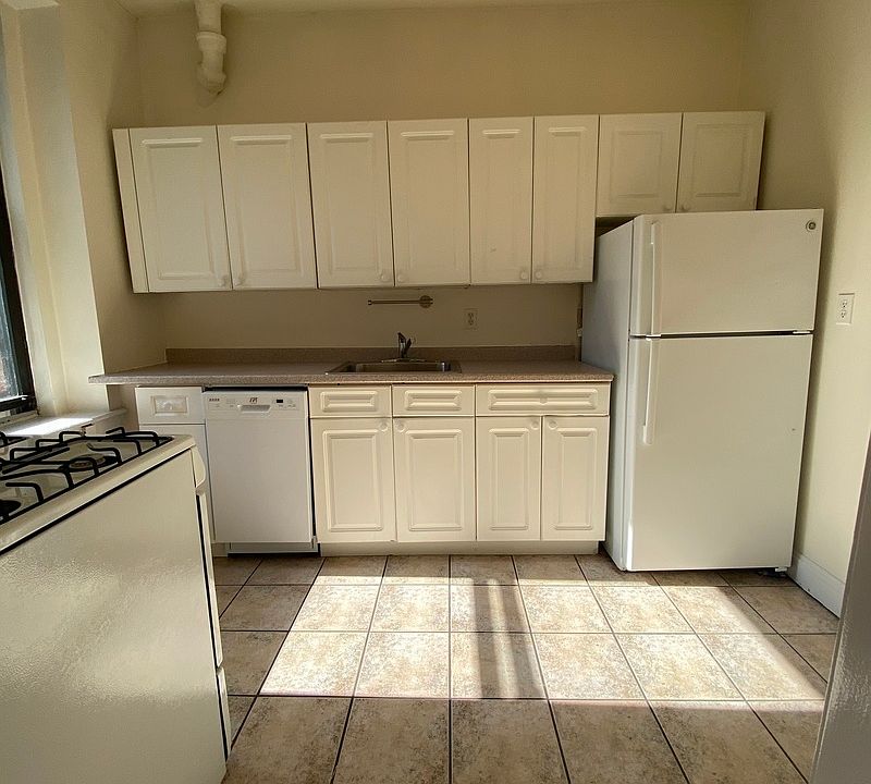 1st image of 264 W 19th St APT 65
