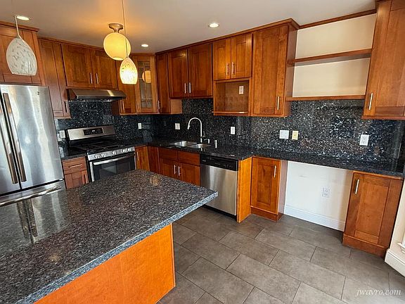 3rd image of 1221 Kirkham St