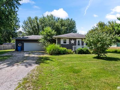 23585 Clemens Rd, Athens, IL, 62613
