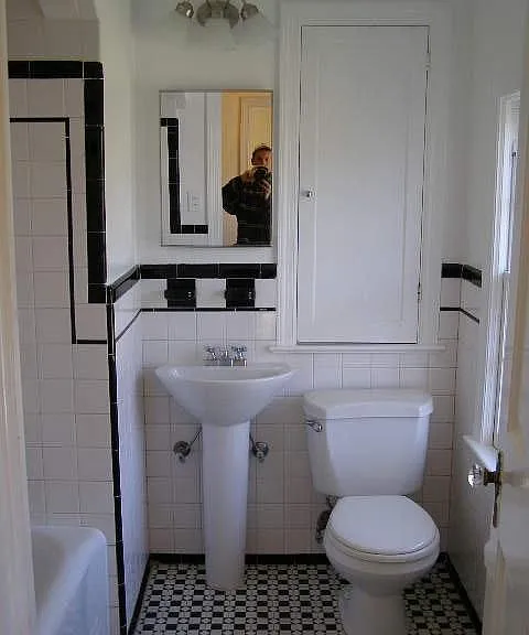 435 N Monroe St — Photo 11