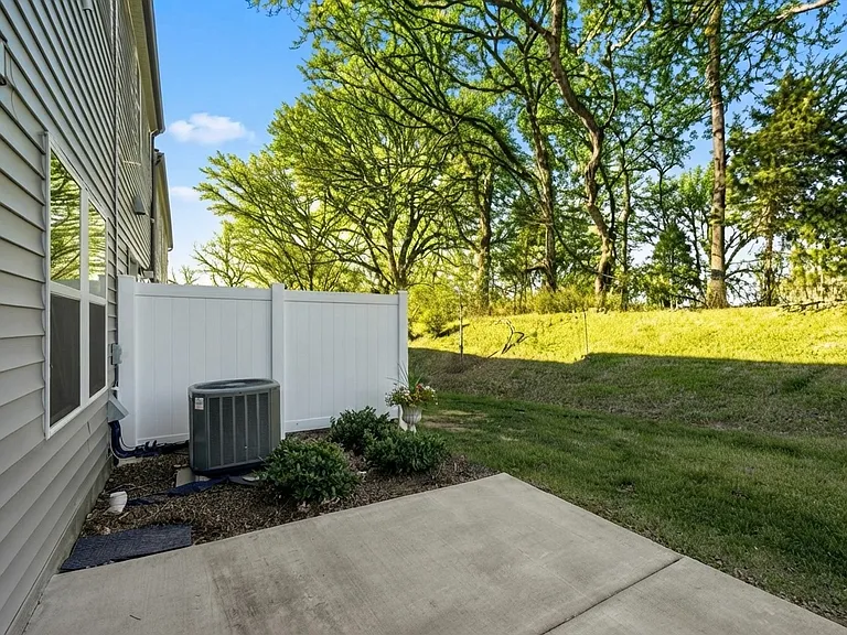 857 Longleaf Ln — Photo 5