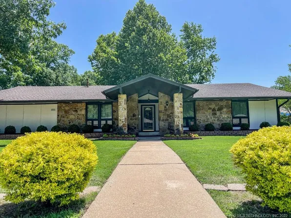 8401 S Fawnwood Ct, Broken Arrow, OK 74011