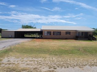 215 Cedar Ct, Graham, TX 76450