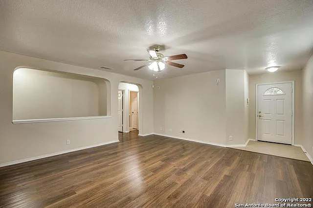 3 bed, 2.0 bath, 1444 sqft, $1,595 — Photo 4