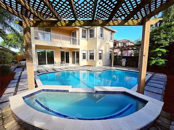 4425 SW 160th Ct, Miami, FL 33185