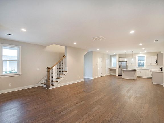 3rd image of 711 Mill Creek Meadow Dr