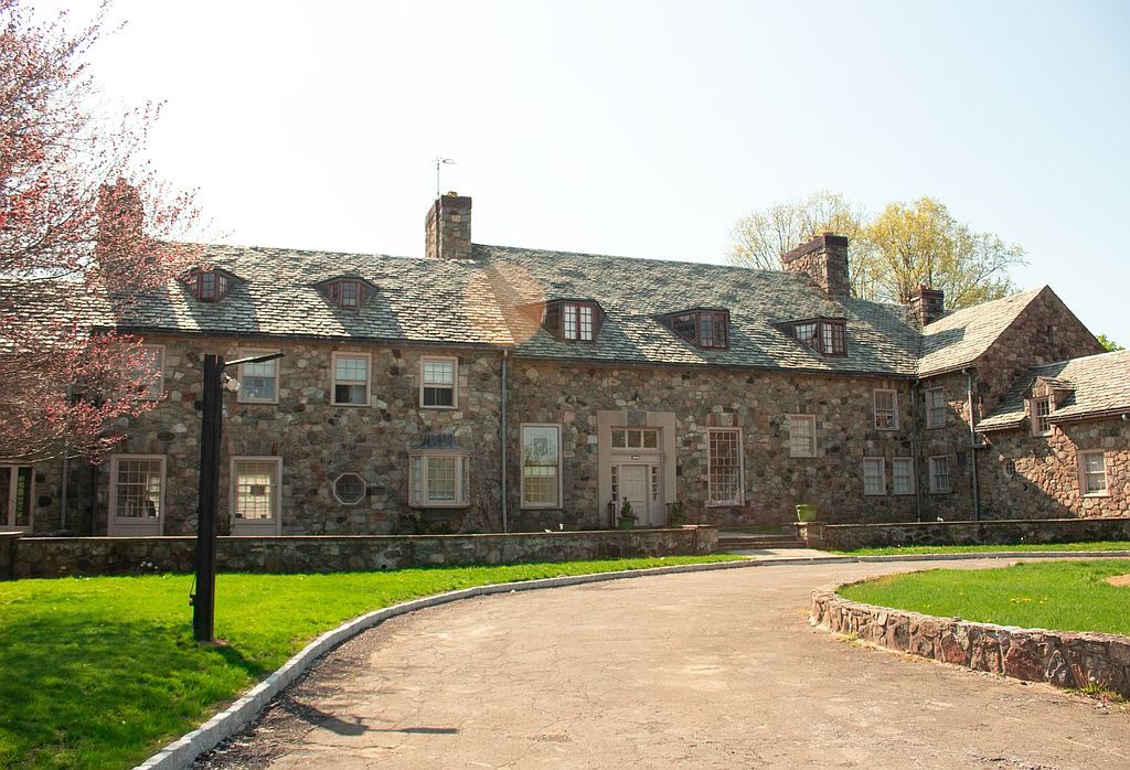 1715 Strawberry Rd - Property Image