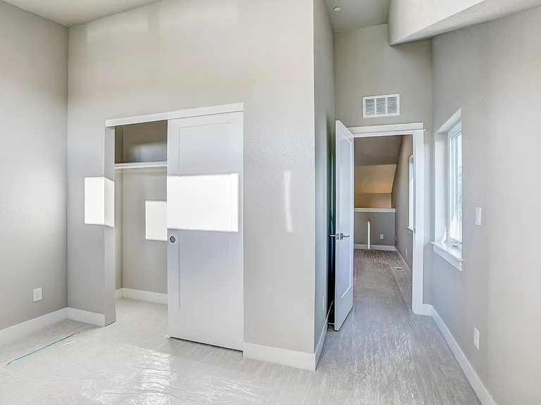 830 Cherokee Dr — Photo 17