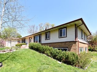 106 Park Ave, Carpentersville, IL 60110