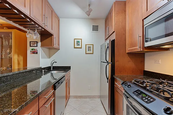 Sold by Corcoran | media 3