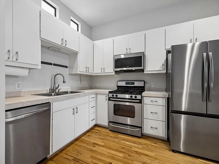 3501 Link Valley Dr #301 — Photo 8