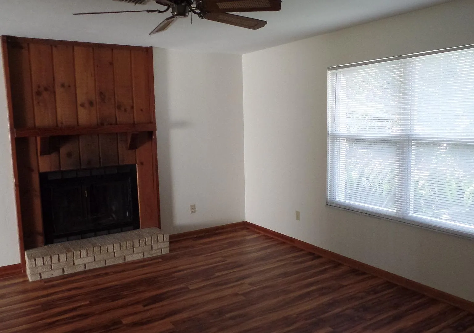 3 bed, 1397 sqft, $2,000 — Photo 2