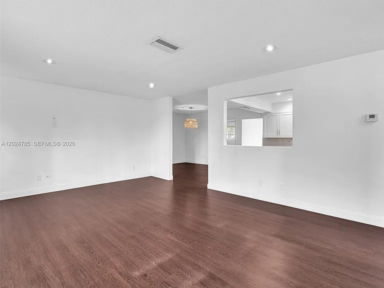 4500 SW 42nd Ter — Photo 11