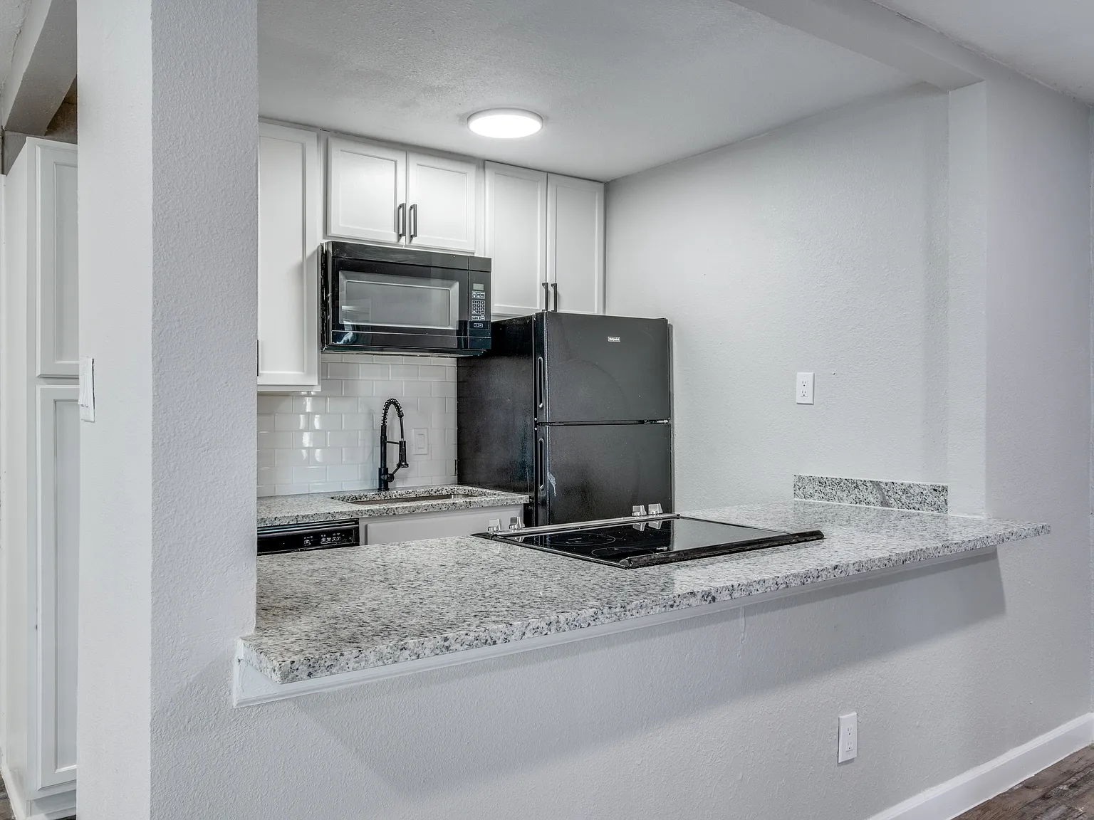 Villa La Paz Apartments — Photo 4