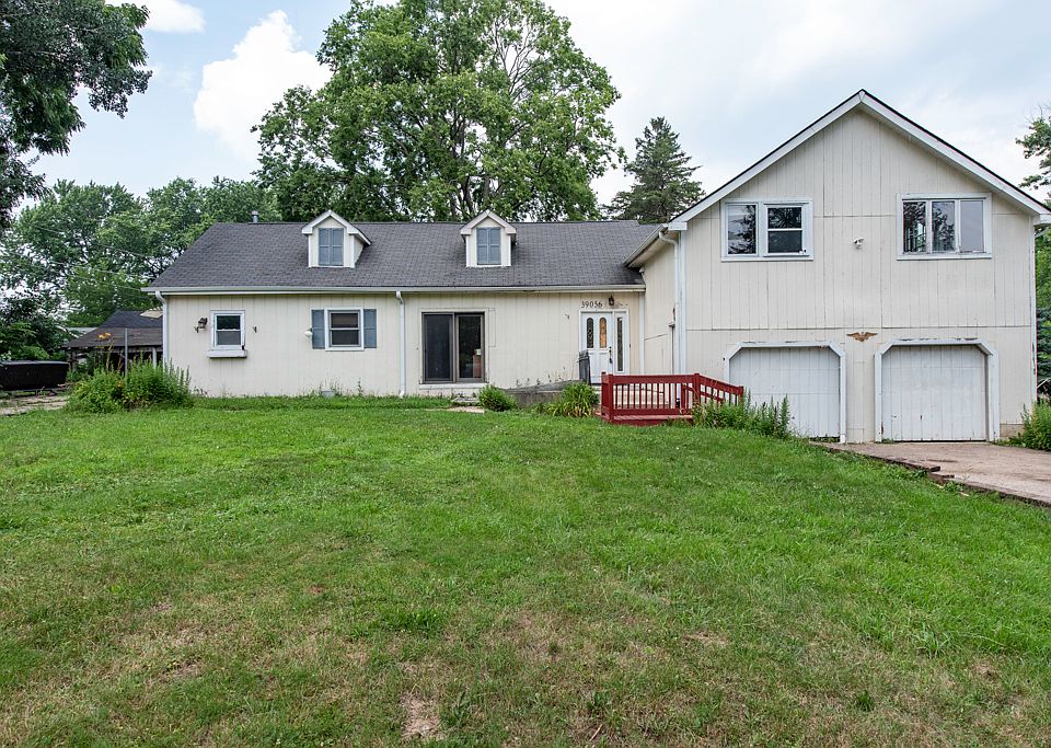 1st image of 39056 N Poplar St