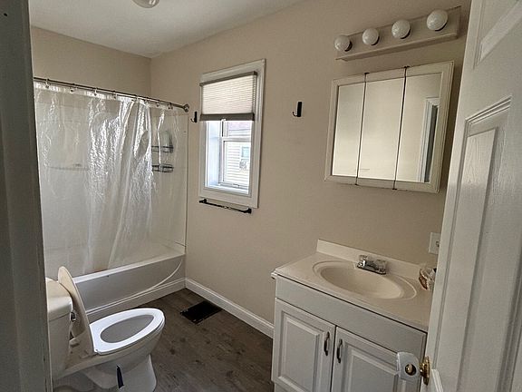 5th image of 8 Bates St #3