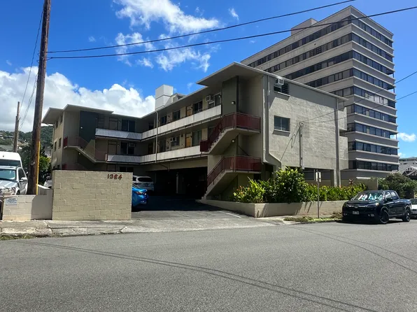 1324 Heulu St APT 12, Honolulu, HI 96822