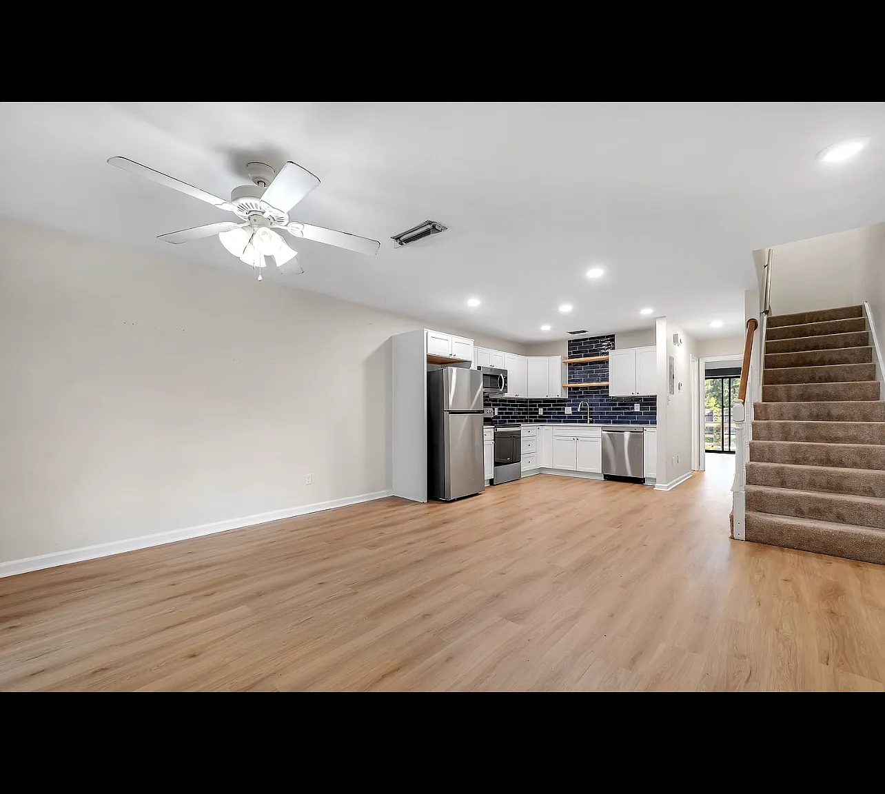 2 bed, 1067 sqft, $1,450 — Photo 2