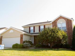 10 Meadow Crest Ct, Saint Charles, MO