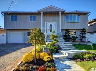 3490 Riverside Dr, Oceanside, NY 11572