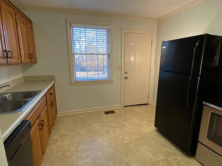 625 Gibson Dr #A — Photo 8