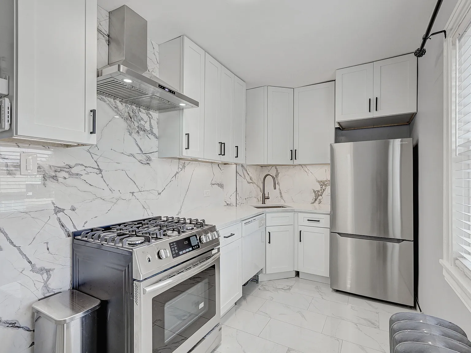 1 bed, 650 sqft, $1,800 — Photo 2