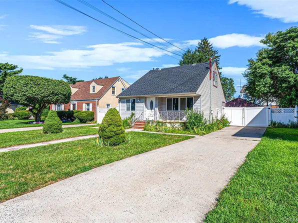 231 Cedar Street, Hempstead, NY 11550