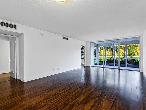 4th image of 605 Oaks Dr APT 104
