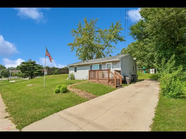 1424 E Watrous Ave, Des Moines, IA 50320