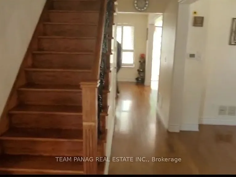 12 Jeremy Pl #UPPER — Photo 4