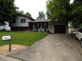 185 Lake Vista Dr, Carlyle, IL 62231