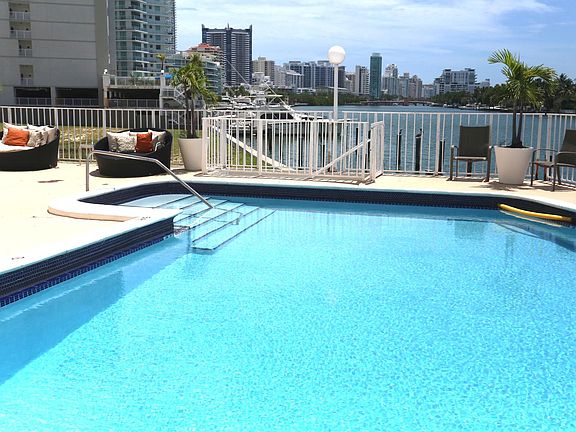 4th image of 6820 Indian Creek Dr #6-B