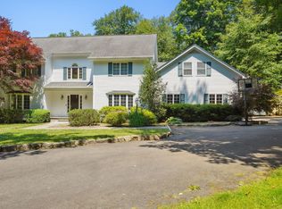 28 Catbrier Rd, Weston, CT 06883