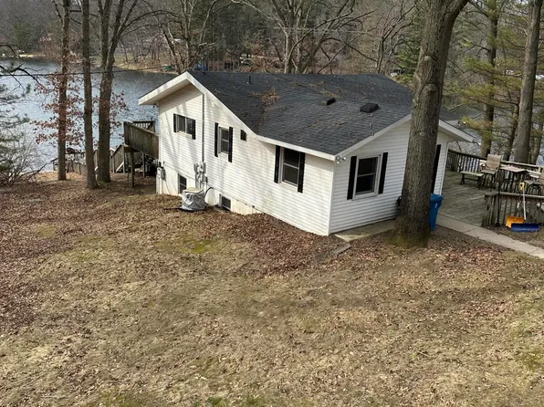 5416 Laura Dr, Shelbyville, MI 49344