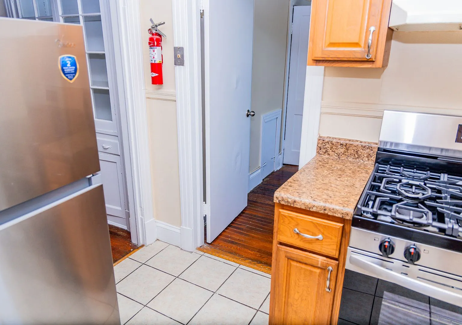 1518 Porter St — Photo 4