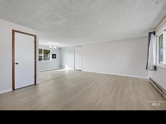 4th image of 115 E 14 N