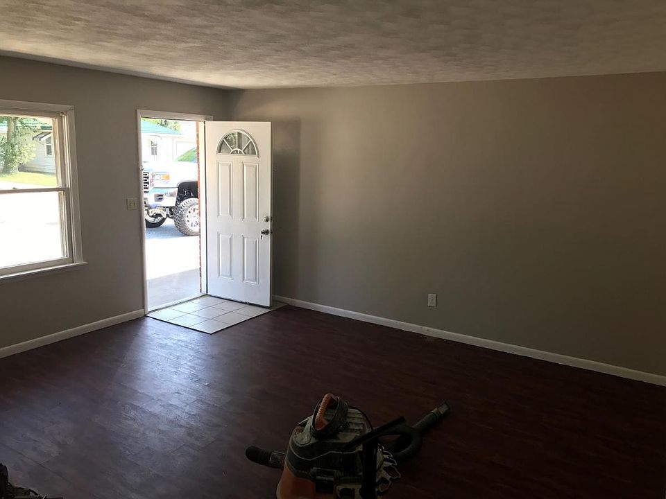 2nd image of 125 Lincoln St APT 7