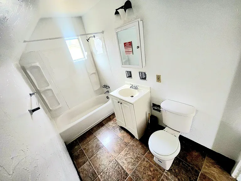 44 Kendall Ave — Photo 9