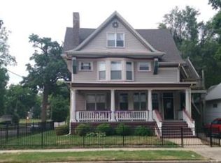 409 E Locust St APT 2, Bloomington, IL 61701