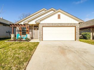 416 Tinker Trl, Burleson, TX 76028