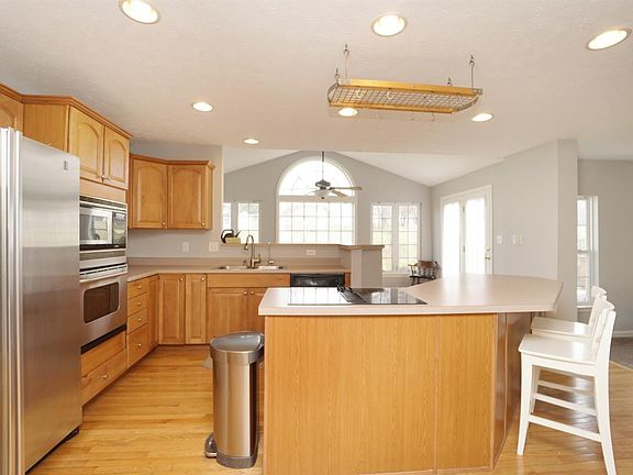 5th image of 3354 Greycliff Trl