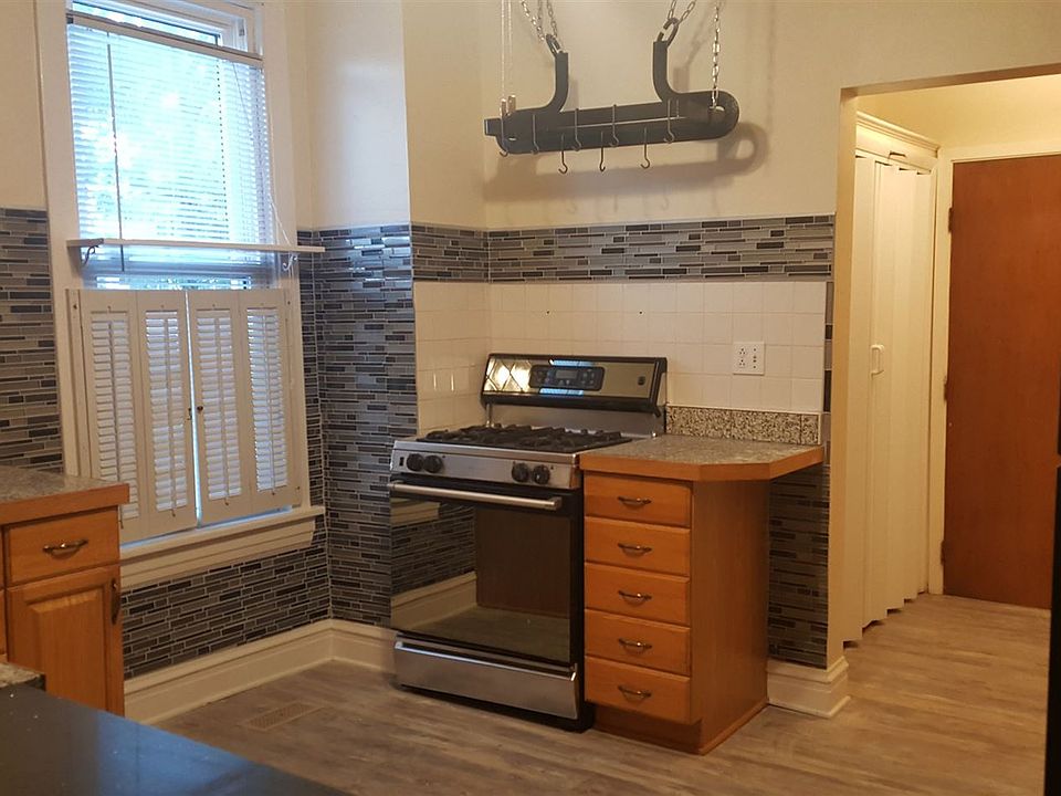 1st image of 3758 N Sacramento Ave