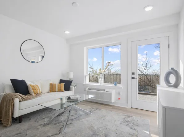 2601 Jane Street image 1 of 20