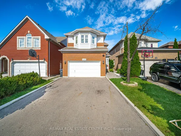 2485 Strathmore Cres N, Mississauga, ON L5M 5K9