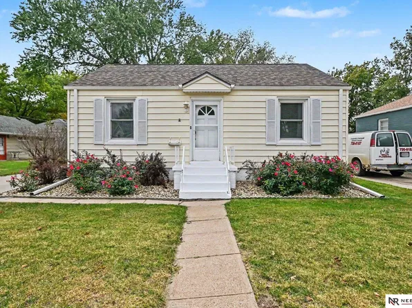 851 E 15th St, Fremont, NE 68025